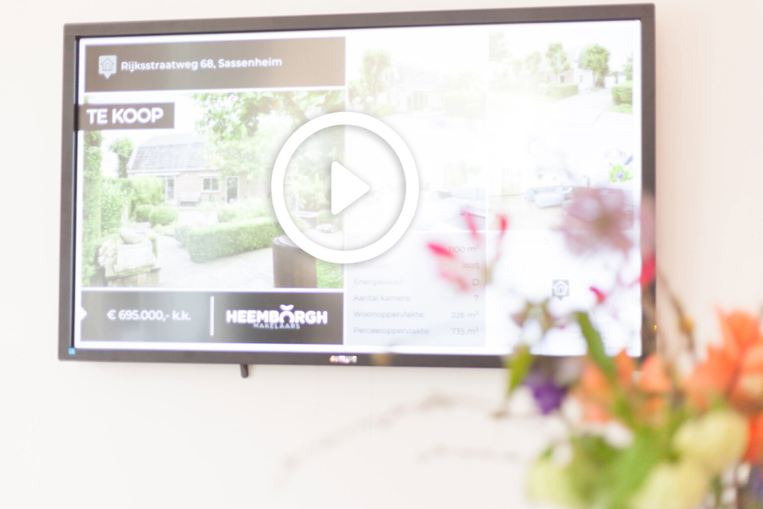 Bedrijf gebruikt video op digital signage scherm voor klantcommunicatie