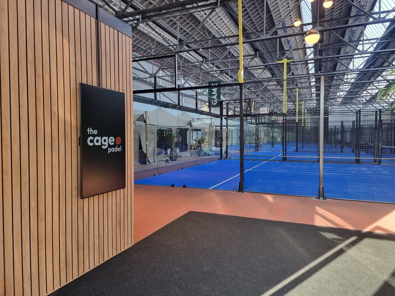 Interne communicatie die medewerkers bereikt via informatieschermen