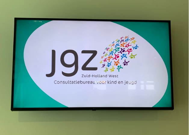 Interactief scherm voor patiëntinstructies in wachtkamer